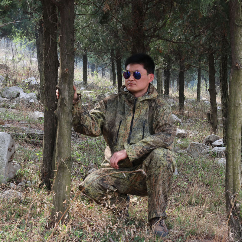 Bionic camouflage suit