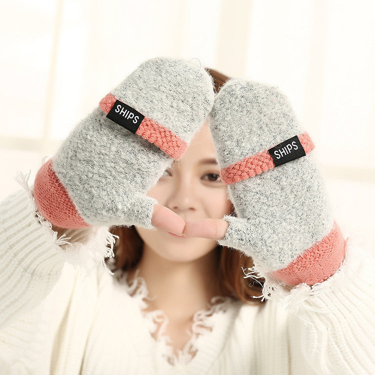 Knitted thermal gloves